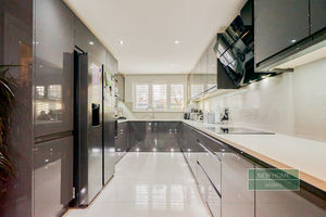 Photo 11- click for photo gallery